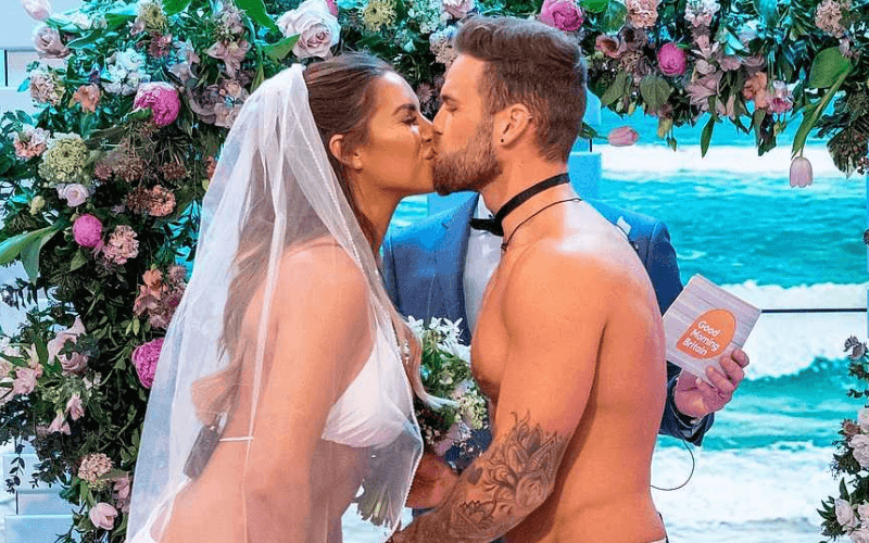 Love-Island-Wedding-Jess-and-Dom-01