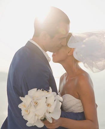 Art photo of bride and groom on the seashore  Fashion wedding