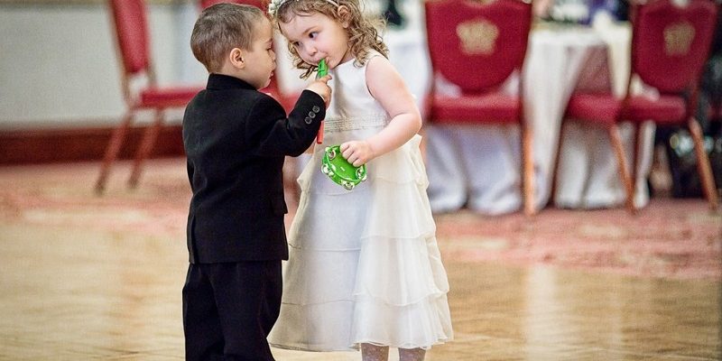 kids at a wedding