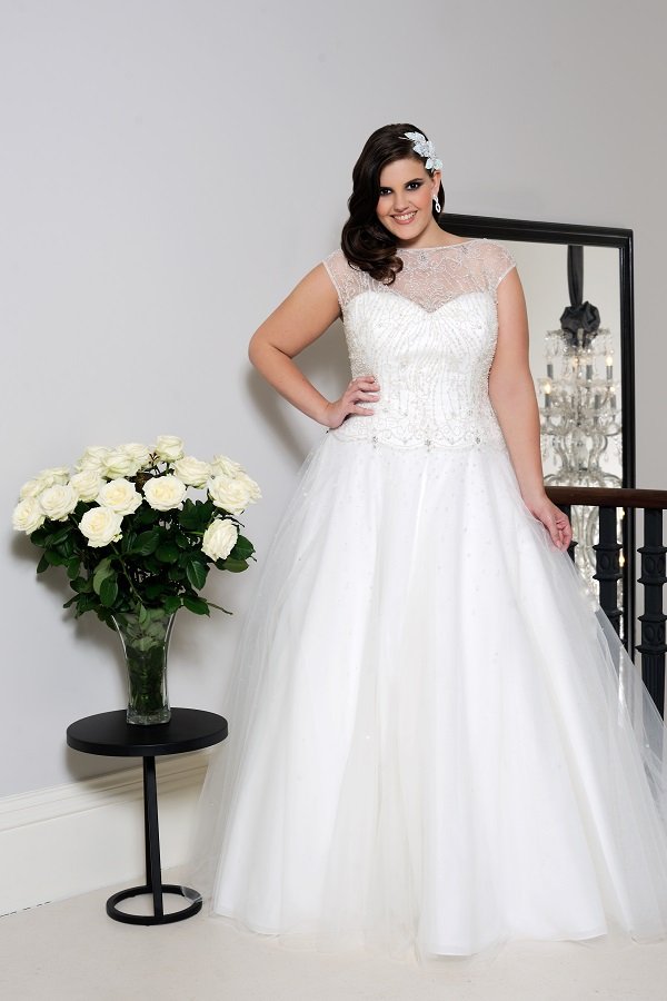 Wedding Dresses For Curvy Figures 4