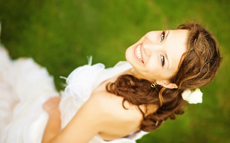 Pre-wedding teeth whitening