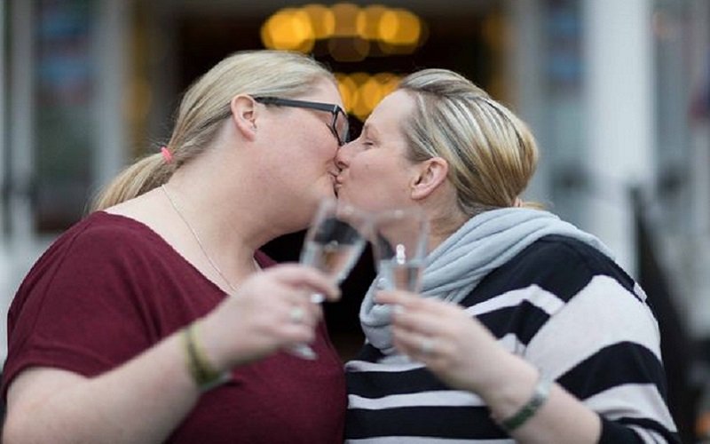 Lisdoonvarana festival success as Irish gay couple set to marry