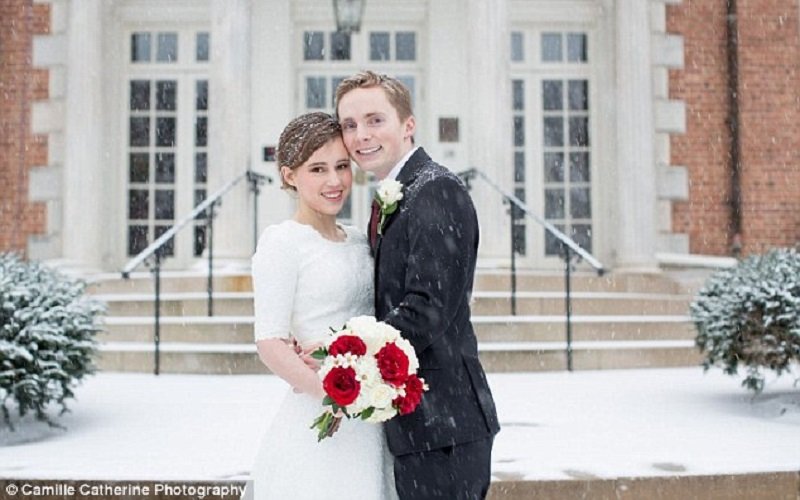 Determined couples brave East Coast blizzard to marry