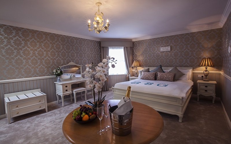 The Castle Arch Hotel – where wedding dreams come true