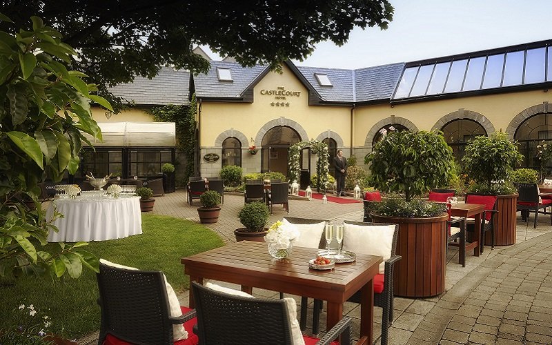 Castlecourt Hotel