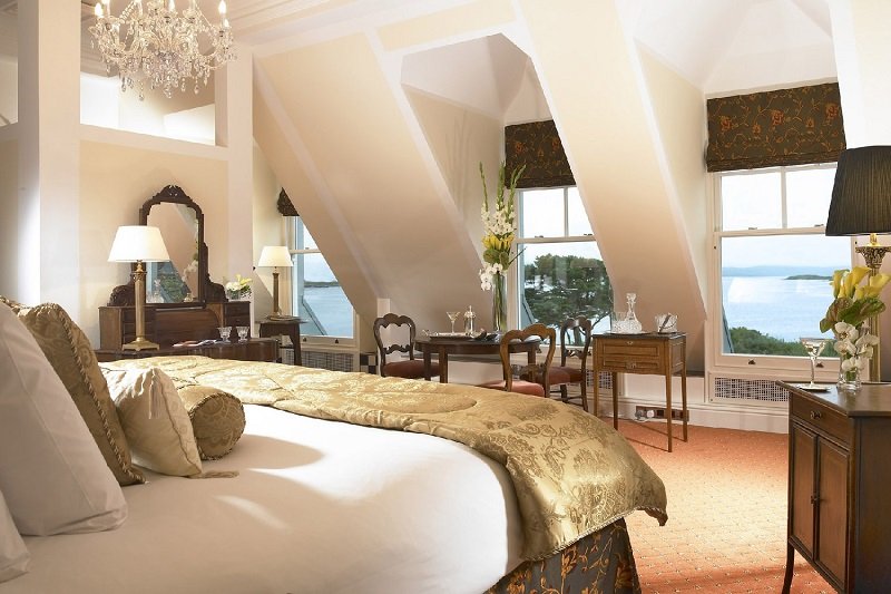 Amazing Romantic Honeymoon Suites In Ireland