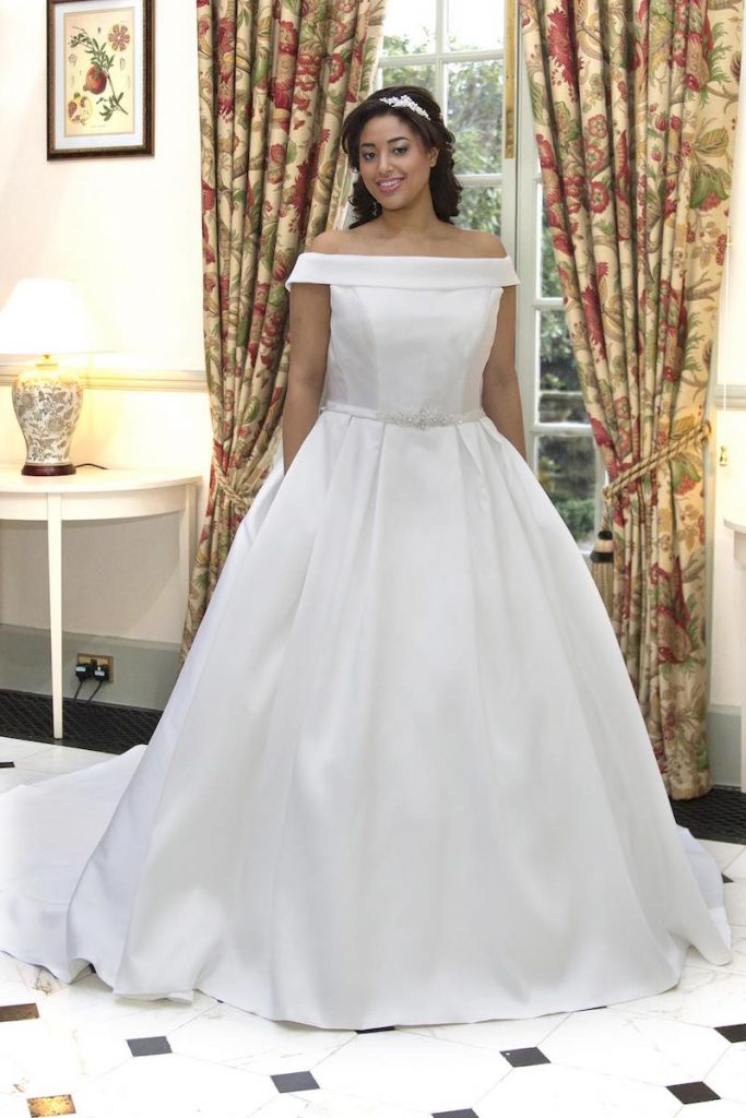 Curvy Bride Wedding Dress Style