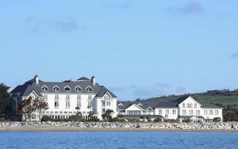 Beachside Weddings At The Garryvoe Hotel Cork Wedding Journal