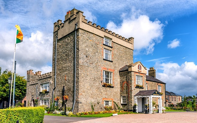 17 Fairytale Castle Venues in Ireland-Featured-Image-Darver-Castle